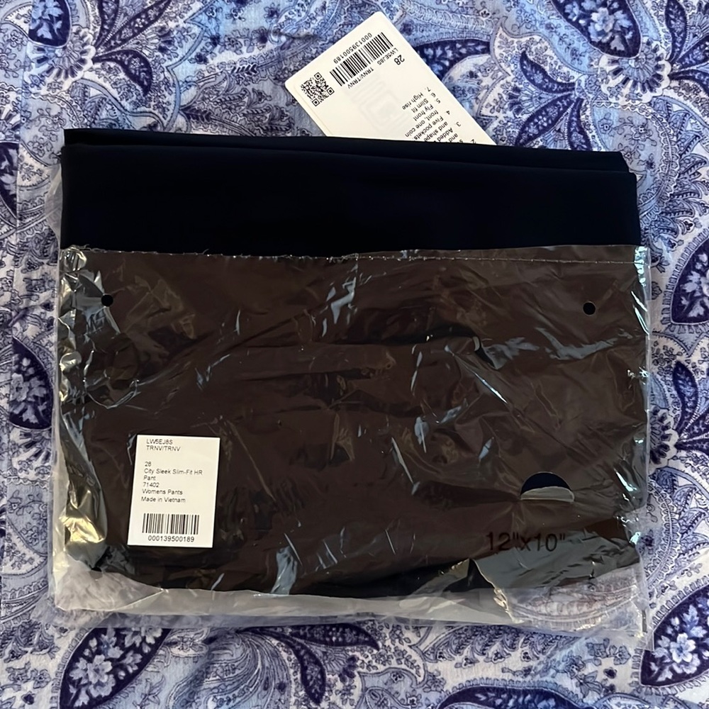 Lululemon City Sleek Slim-Fit High Rise Pant Size 28